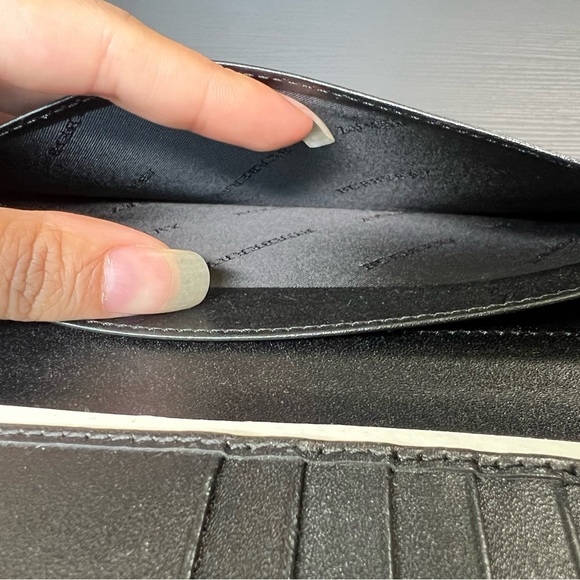 Burberry Haymarket Check Wallet - Picture 9 of 13